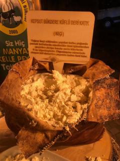 Kepsut Bükdere, küflü deri katık peyniri